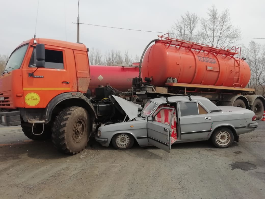 Водитель «Волги» погиб в ДТП под Оренбургом (3)
