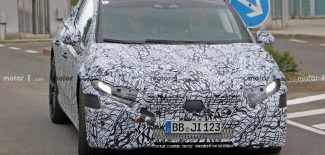 Электромобиль Mercedes-Benz EQS получит полноуправляемое шасси