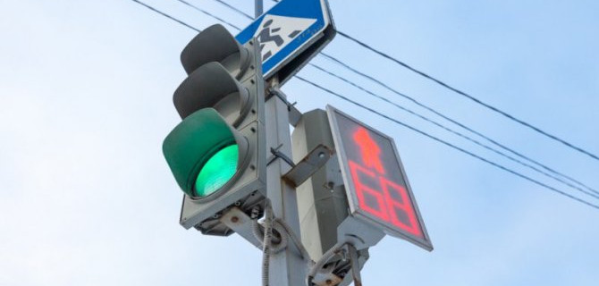 Российские пешеходы смогут управлять светофорами