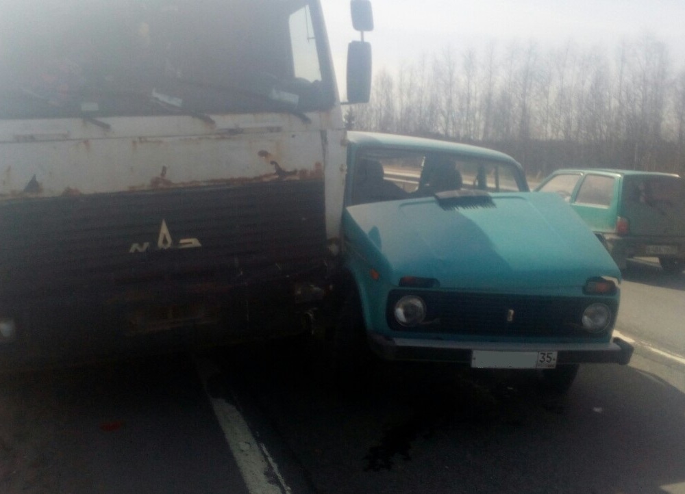 В ДТП с грузовиком в Череповецком районе погиб человек (2)