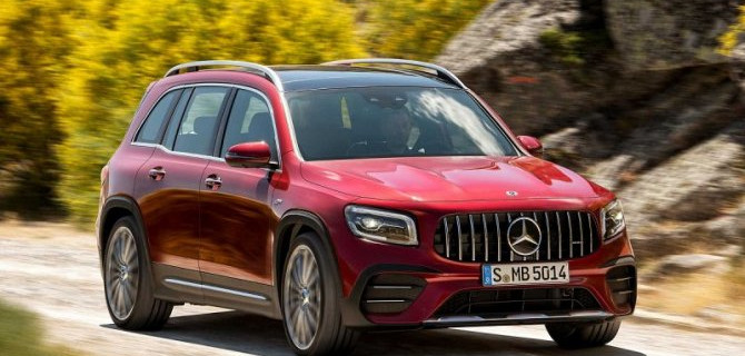 Кроссовер Mercedes-Benz GLB получил новую базовую комплектацию