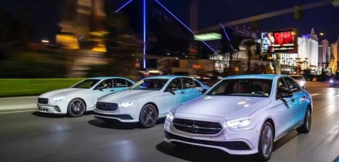 Автомобили Mercedes-Benz получат сенсорные «баранки»