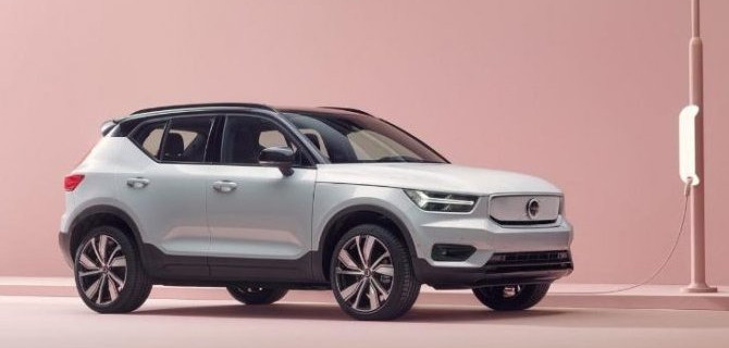 Гибридный Volvo XC40 готовится к обновлению