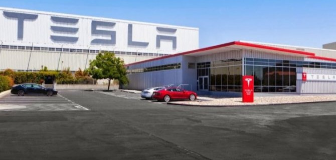 Пандемия: Илону Маску не позволили вновь запустить завод Tesla