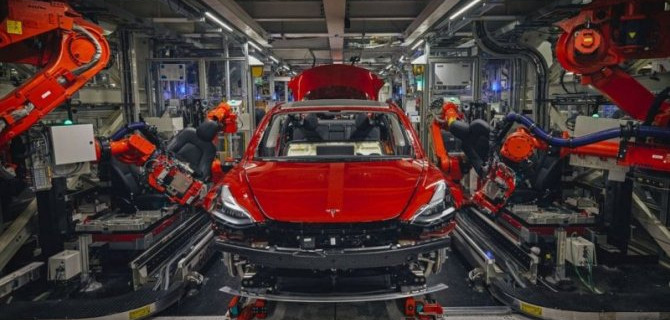 Пандемия: Илон Маск пошёл на риск