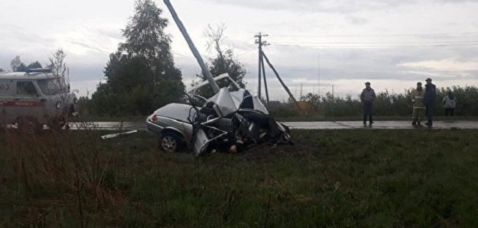 В Нижнетавдинском районе ВАЗ врезался в столб – водитель погиб