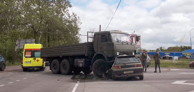 В ДТП с грузовиком в Калининграде погиб водитель легковушки