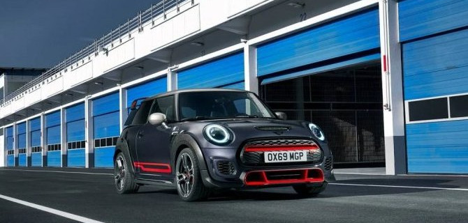 В Россию прибыла спецверсия Mini John Cooper Works GP