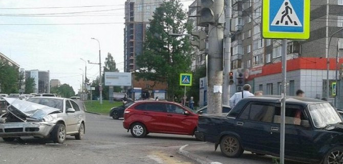 Женщина и ребенок пострадали в ДТП в Ижевске