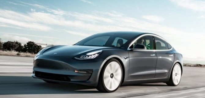 Почему стоит купить Tesla 3