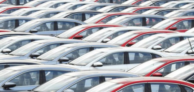 Эксперт рассказал, как во время кризиса выбирать между покупкой новой машины или автомобиля с пробегом