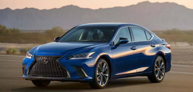 В России начались продажи нового седана Lexus ES 250 F Sport