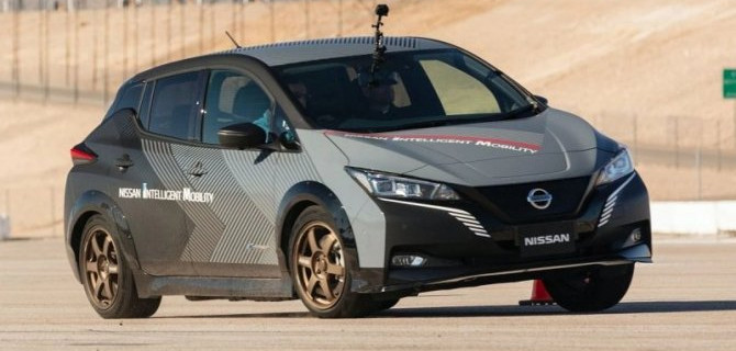 Фирма Nissan показала систему полного привода для электромобилей