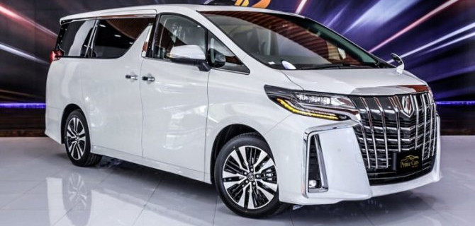 В России отзывают минивэны Toyota Aphard