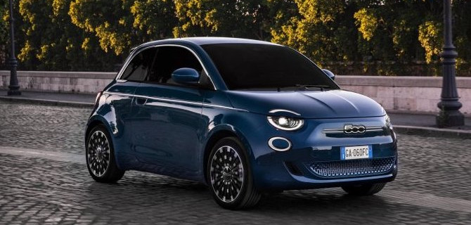 Представлена электрическая версия хэтчбека FIAT 500