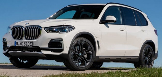 Фирма BMW представила новый гибридный кроссовер