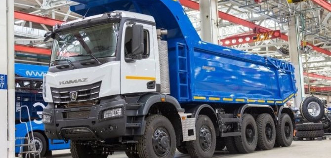 На КамАЗе собран первый карьерный самосвал