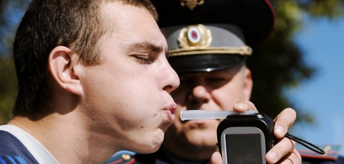 Испытывается новый прибор для проверки водителей на состояние опьянения