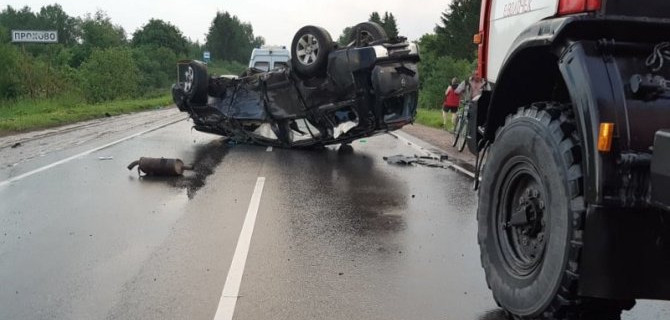 Пассажир автомобиля погиб в ДТП в Тверской области