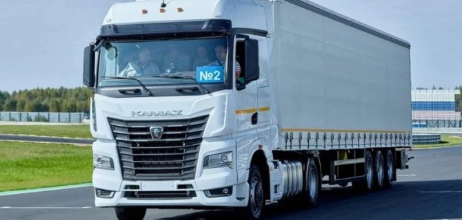 Продолжают снижаться продажи новых грузовиков