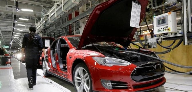 Тesla будет выпускать аккумуляторы Panasonic