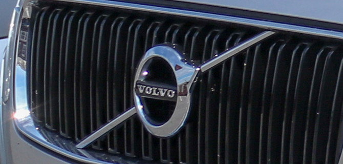 Вольво советует не торопиться