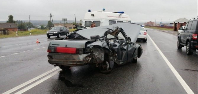 В Удмуртии в ДТП с грузовиком погибла пассажирка ВАЗа