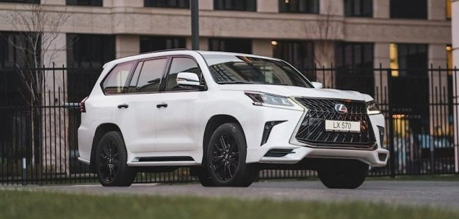 В России появилась новая версия Lexus LX
