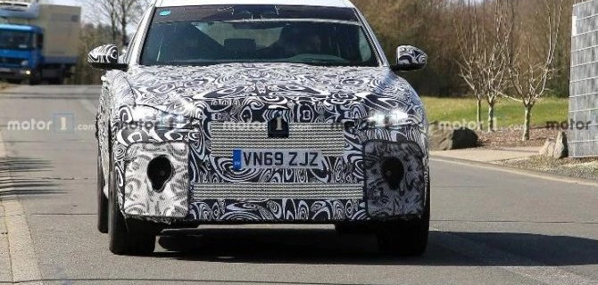 На «Нюрбургринге» замечен новый Jaguar F-Pace SVR