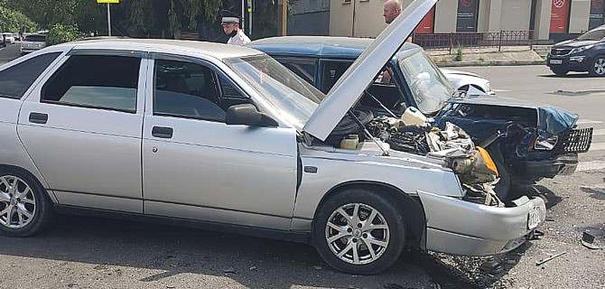 Во Владикавказе два ВАЗа не поделили дорогу, а пострадало три ребёнка