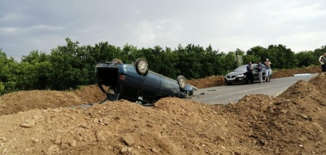 Пьяный водитель опрокинул машину с детьми в Волгоградской области – погиб 12-летний мальчик