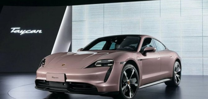 Представлена базовая версия электромобиля Porsche Taycan