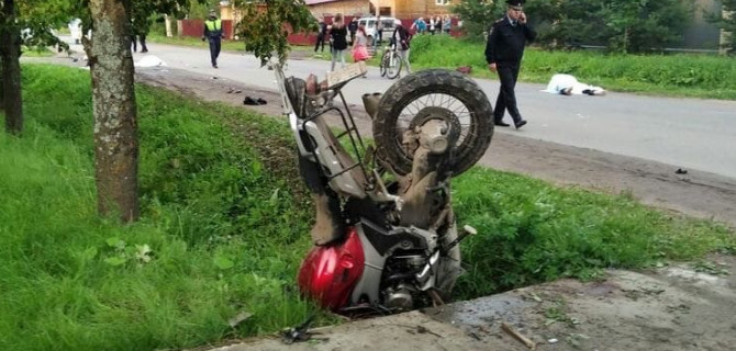 Три человека погибли в ДТП с мотоциклом в Ярославской области