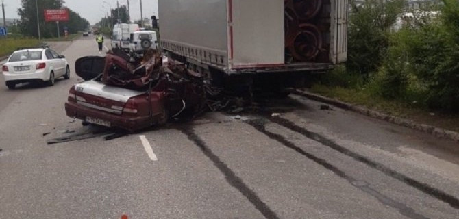 Две женщины погибли в ДТП в Красноярске, водитель сбежал