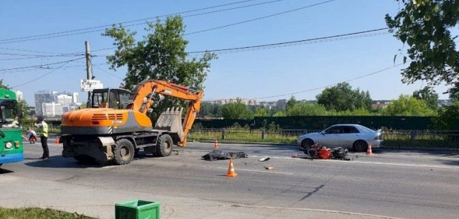 В ДТП в Екатеринбурге погиб мотоциклист