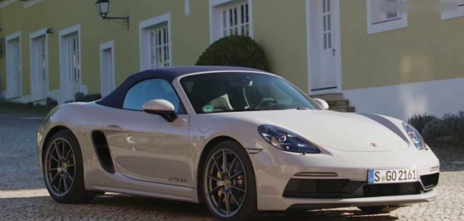 В России подорожали две модели Porsche 