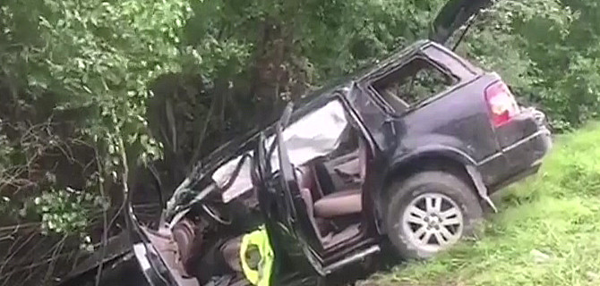 В Улан-Удэ на мокрой дороге несколько раз перевернулся Ford - погиб 16-летний пассажир автомобиля