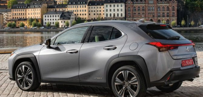 Lexus UX — самый компактный для приключений в городе