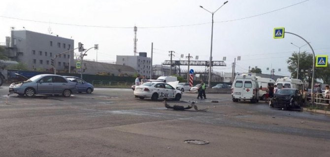 В Челябинске в ДТП пострадали женщина и подросток