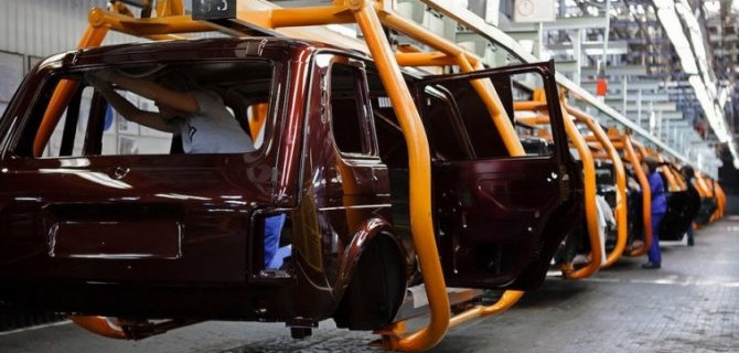 «АвтоВАЗ» уходит в отпуск до середины августа — и в Тольятти, и в Ижевске