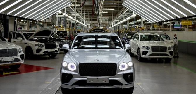 Обновлённый Bentley Bentayga встал на конвейер