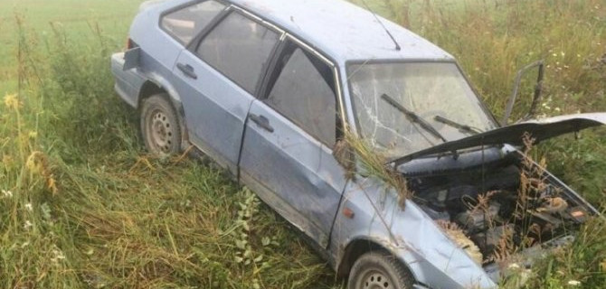 Под Новгородом в ДТП пострадали два подростка, но неясно, кто был за рулём