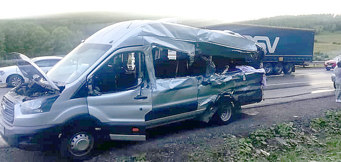 ДТП с фурой и маршруткой в Башкирии — погибли две пассажирки автобуса