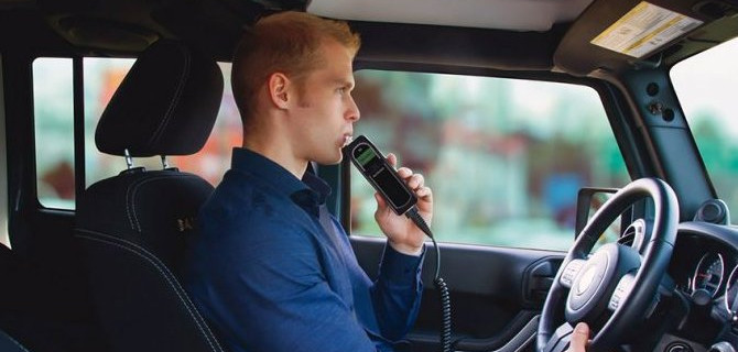 В России обсуждают обязательное оснащение автомобилей алкозамками