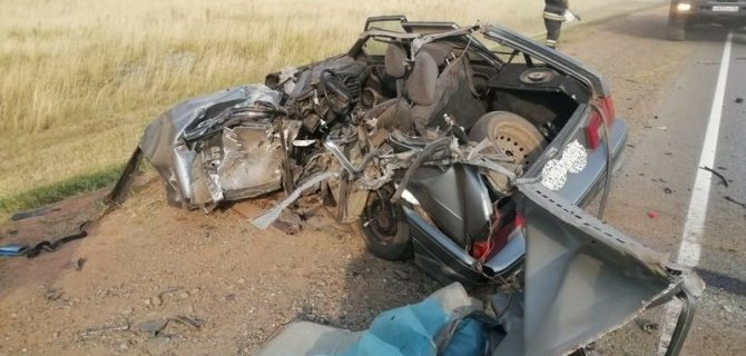 Водитель ВАЗа погиб в ДТП с грузовиком в Оренбургской области