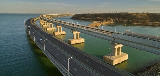 За два месяца по Крымскому мосту проехало более миллиона машин