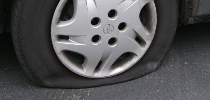 Почему специалисты советуют недокачивать шины автомобиля