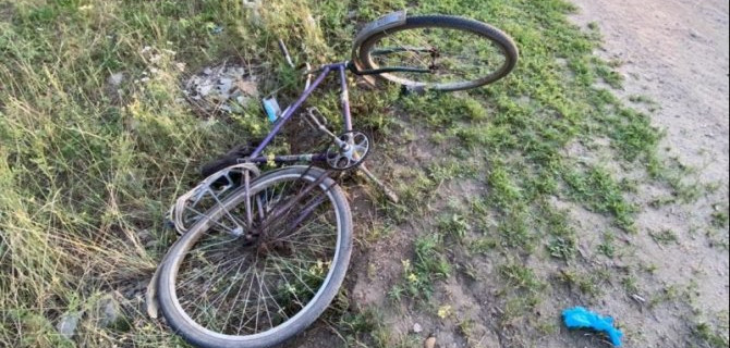 В Якутске водитель сбил ребенка на велосипеде и скрылся