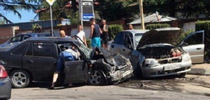 Двое детей пострадали в ДТП в Ялте