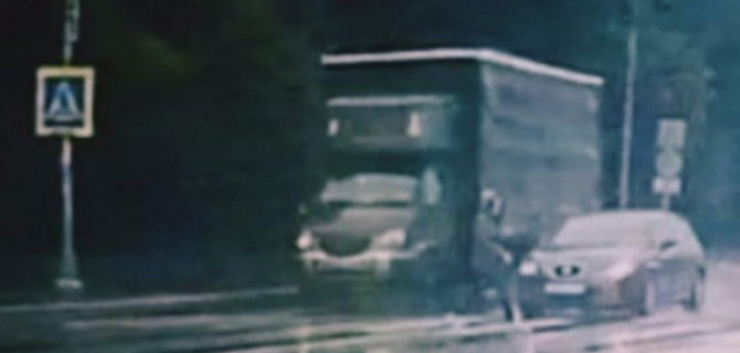 В Петербурге разыскивают водителя, сбившего женщину на улице Бабушкина